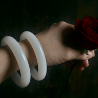 mutton fat jade bangle, mutton fat hetian jade, 和田玉, 羊脂玉, jade bangles pair, white nephrite jade bangle, white jade bangle singapore, fine jade jewelry hong kong, jade jewellery singapore, Gem Gardener