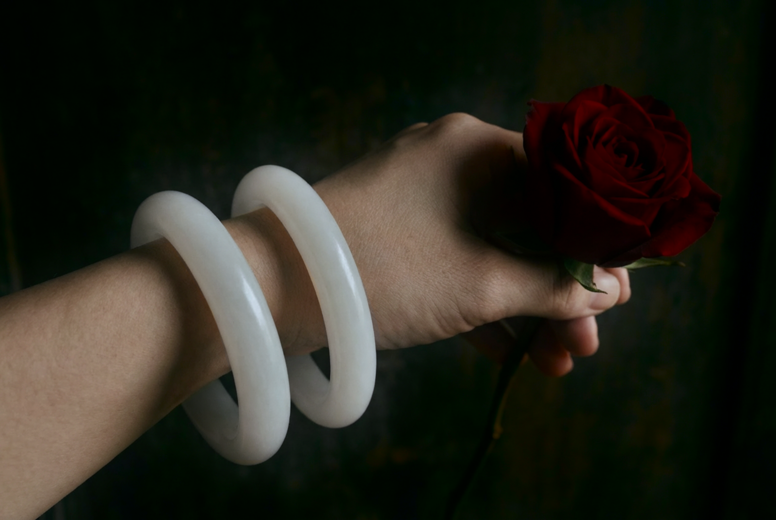mutton fat jade bangle, mutton fat hetian jade, 和田玉, 羊脂玉, jade bangles pair, white nephrite jade bangle, white jade bangle singapore, fine jade jewelry hong kong, jade jewellery singapore, Gem Gardener