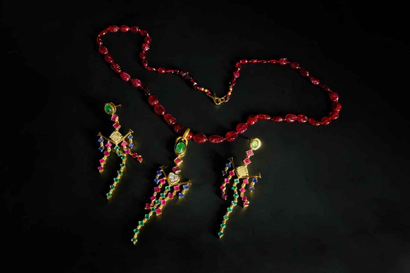 Tutti Frutti Jewelry, vintage tutti frutti jewelry, vintage tutti frutti earrings, vintage tutti frutti necklace, tutti frutti style jewelry, pendant earrings set gold, sapphire emerald and ruby jewelry, vintage sapphire diamond pendant, vintage jewelry singapore, antique jewellery singapore, Gem Gardener