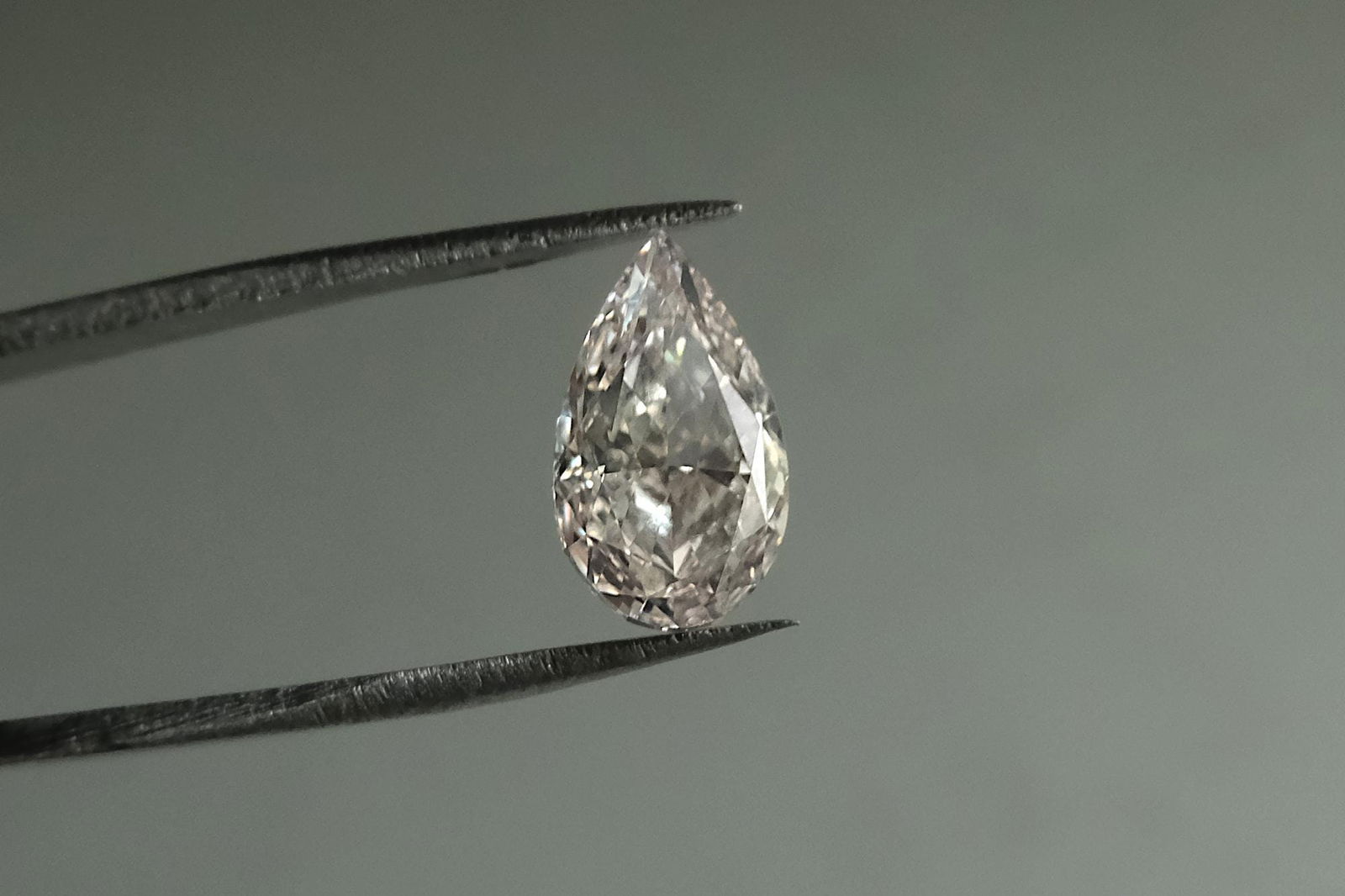 3ct Pear Cut Diamond, 3 ct pear shaped diamond, Toi et Moi Ring, toi et moi diamond ring, toi et moi ring singapore, light brown pear diamond, pear shaped diamond ring singapore, loose diamonds singapore Gem Gardener
