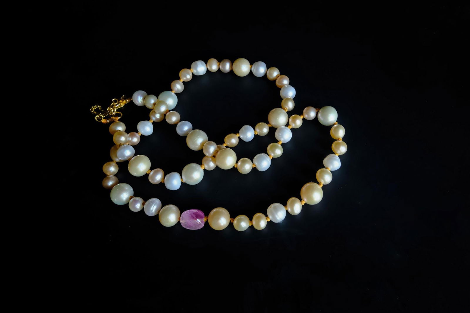 Big Pearl Little Pearl Necklace, Big Small Pearl Necklace, Beige Pearl Necklace, cream pearl necklace gold, pearl necklace singapore