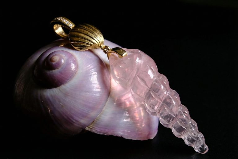 conch shell pendant, rose quartz pendant, rose quartz shell pendant, shell pendant necklace long, long gold shell pendant necklace, shell necklace singapore, shell charm pendant, Gem Gardener