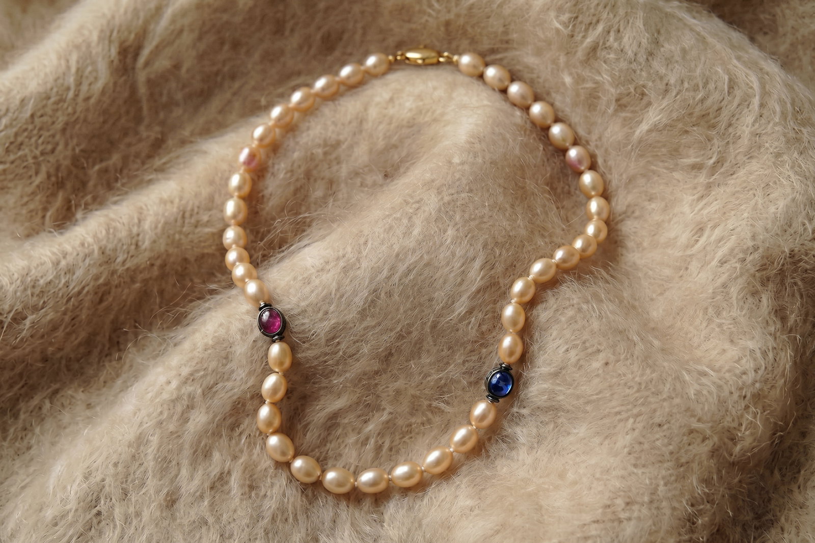 cream pearl necklace, beige pearl necklace, bridal pearl necklace gold, oval pearl necklace gold, unique pearl necklace gold, pearls singapore jewellery, pearl necklace singapore, Gem Gardener