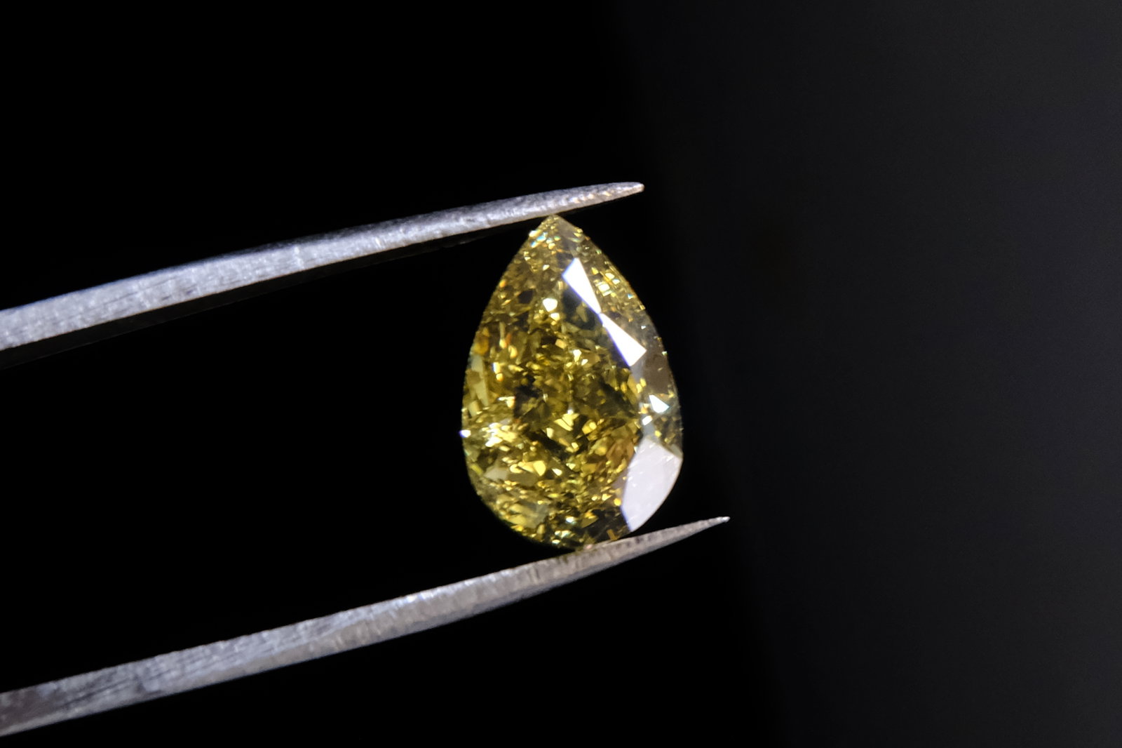 fancy deep brownish greenish yellow diamond, fancy brownish greenish yellow diamond, fancy green diamond natural, fancy brownish greenish yellow, fancy color loose diamonds, Gem Gardener