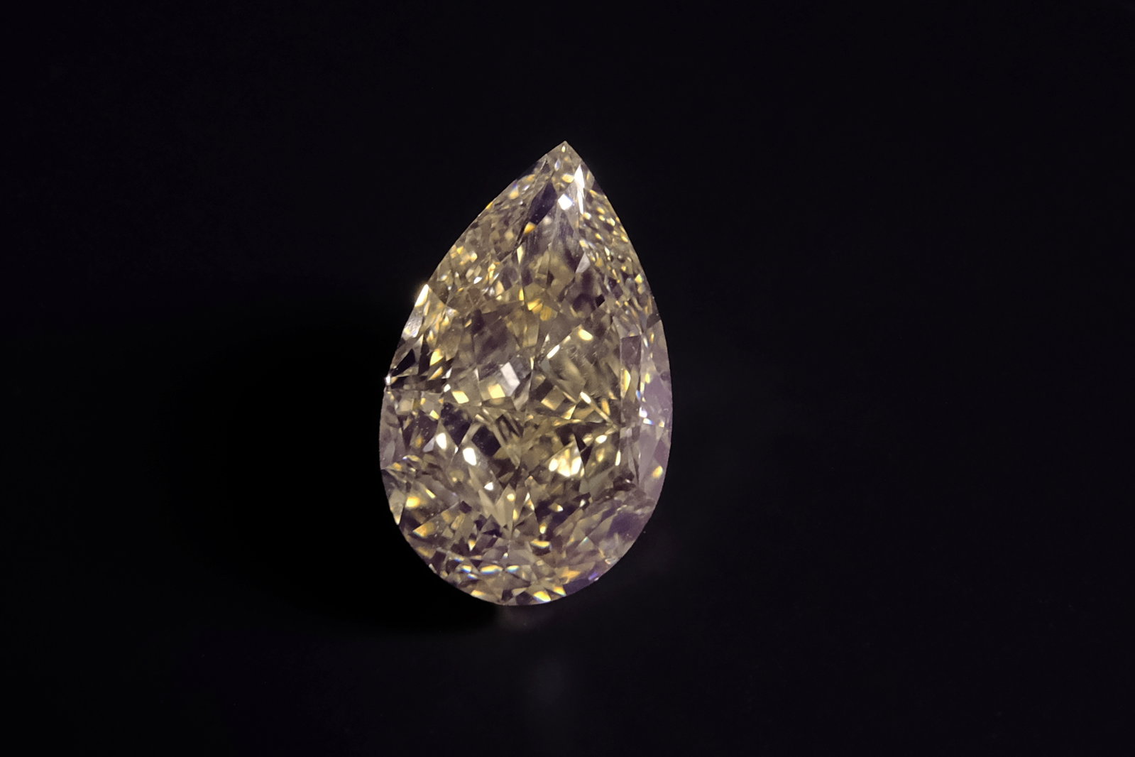 7 carat fancy yellow diamond, 7 ct yellow diamond, big fancy diamond ring, fancy yellow diamond for sale