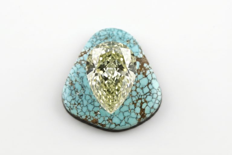 fancy light greenish yellow diamond, fancy light yellow diamond price, fancy light green yellow diamond, fancy yellow pear shaped diamond, light yellow diamond loose, buy loose diamond singapore, coloured diamonds singapore, natural fancy colored diamonds for sale, Gem Gardener